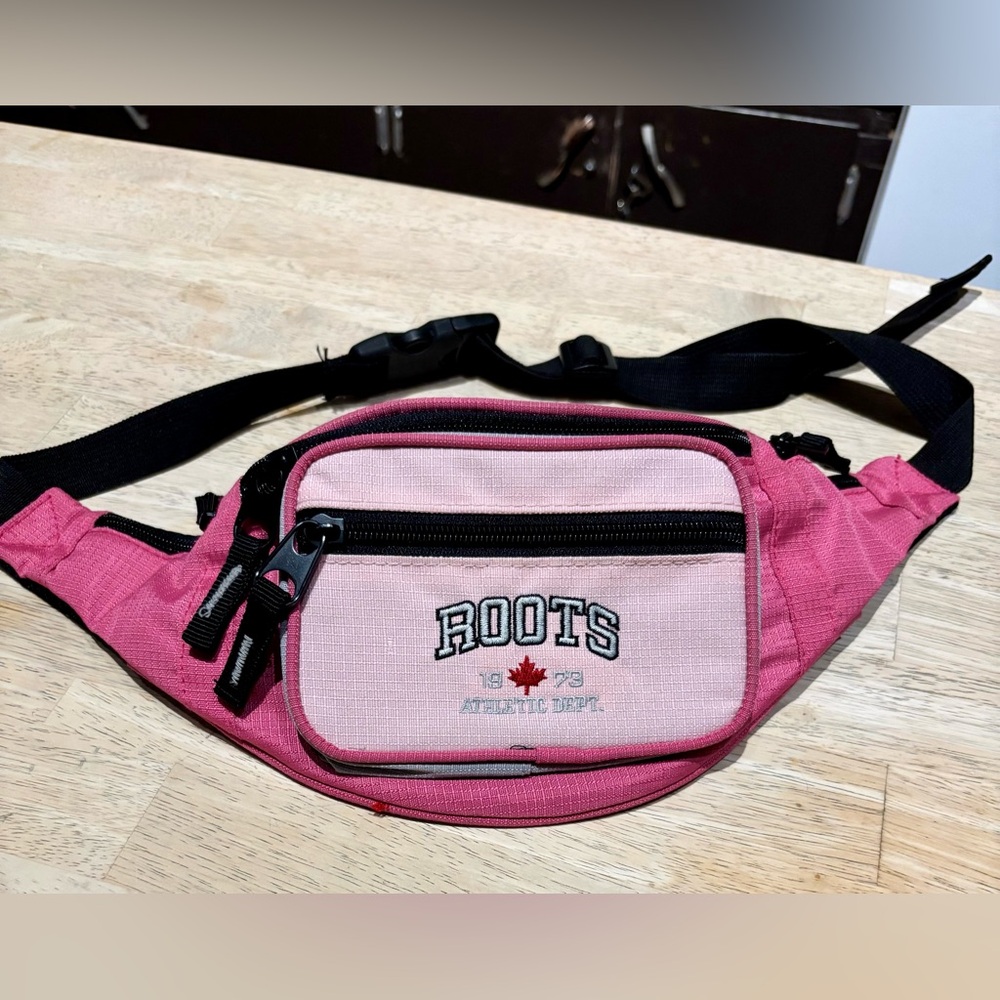 Vintage 90’s Roots pink & black Fanny pack